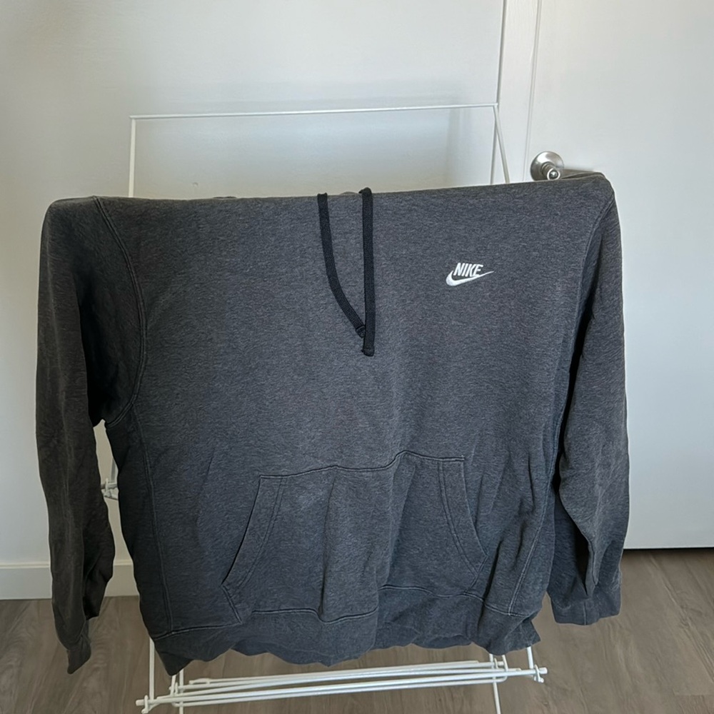 Men’s grey Nike hoodie